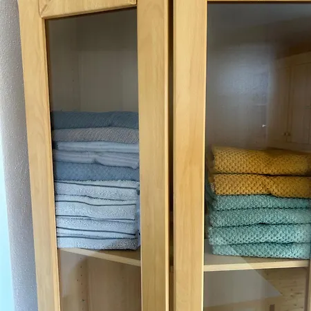 Apartment Gaestezimmer Modernes Denkmal *