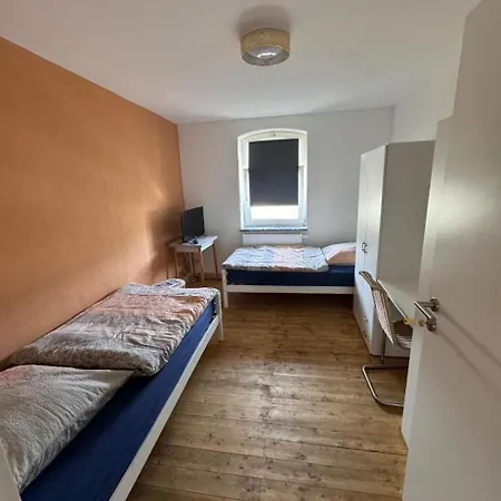 Gaestezimmer Modernes Denkmal *